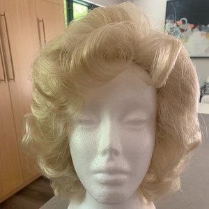 Blonde bombshell wig/ Marilyn wig